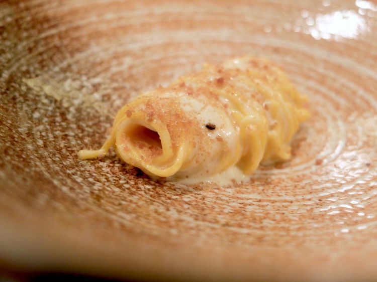Molto buoni i Tagliolini, panna di mandorle fermentate, trombolotto e bottarga di muggine