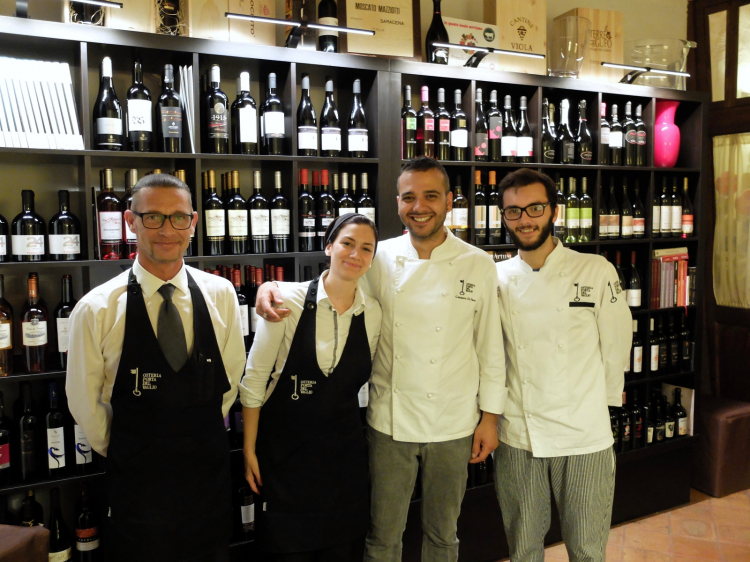 Giuseppe Lamenza, dining room man, Rossana Gallo, Gennaro Di Pace and sous chef Cesare Grazioli (photo by Tanio Liotta)
