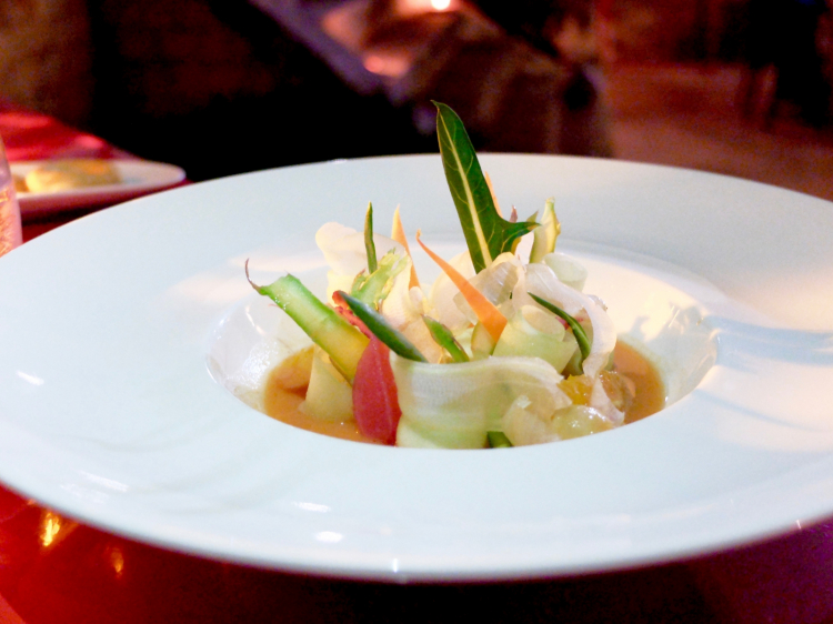 Tonno di coniglio con frutta e ortaggi di stagione