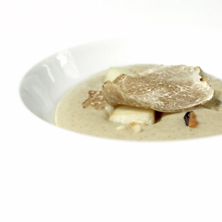 Spuma di porcini, nocciole e tartufo bianco
