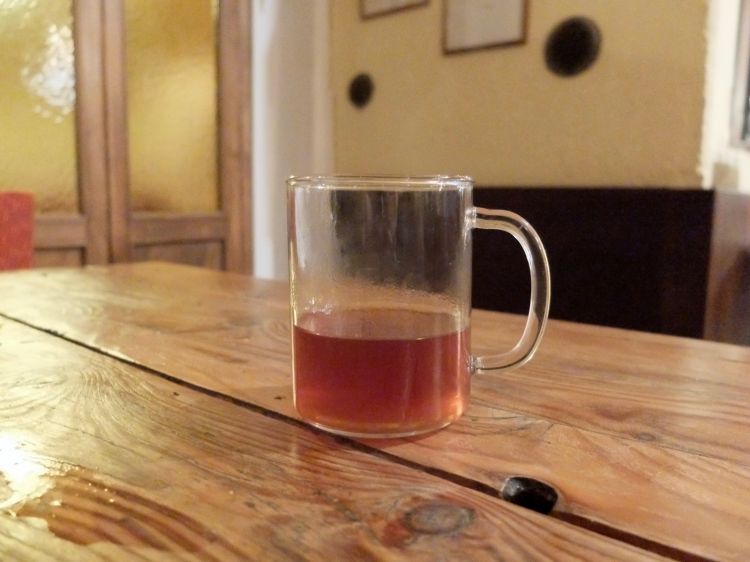 È un sistema di caffè a depressione, o “vacuum brewer”. In questo caso la scelta va su una monovarietà di Arabica etiope, coltivata a 2.200 metri. Lo fornisce la torrefazione La Cabra di Aarhus, in Danimarca. Ne deriva una sorta di infuso di caffè, molto diverso dal nostro espresso, ma estremamente elegante al palato