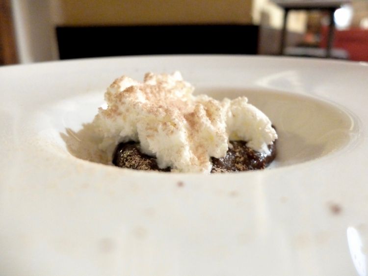 Nord Nord Nord: è il mämmi, budino finlandese a base di farina di segale, con gelato di panna e polvere di cuore di pecora