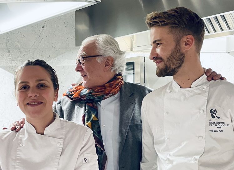 Alain Ducasse tra la pasticciera Giorgia Compagnon