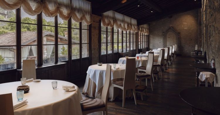 Sala con vista al Due Colombe
