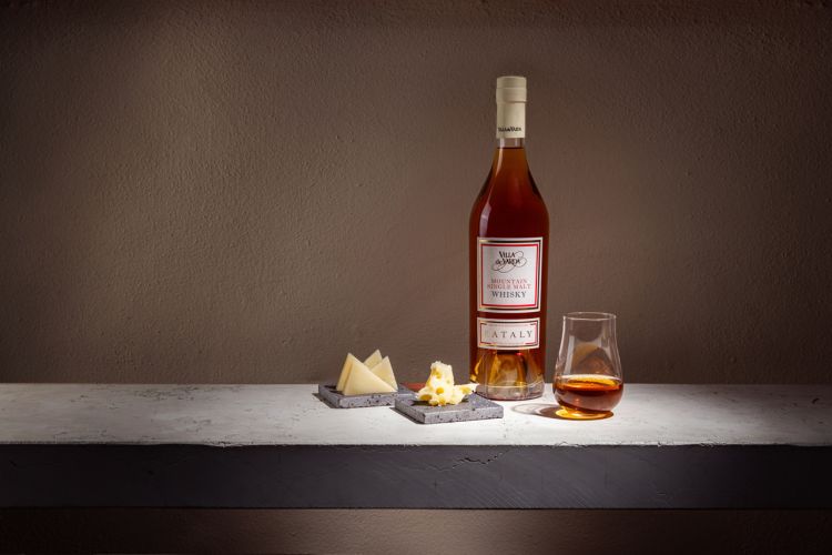 Whisky Single Malt da Eataly abbinato a  Caciocavallo classico e Asiago dop stagionato
