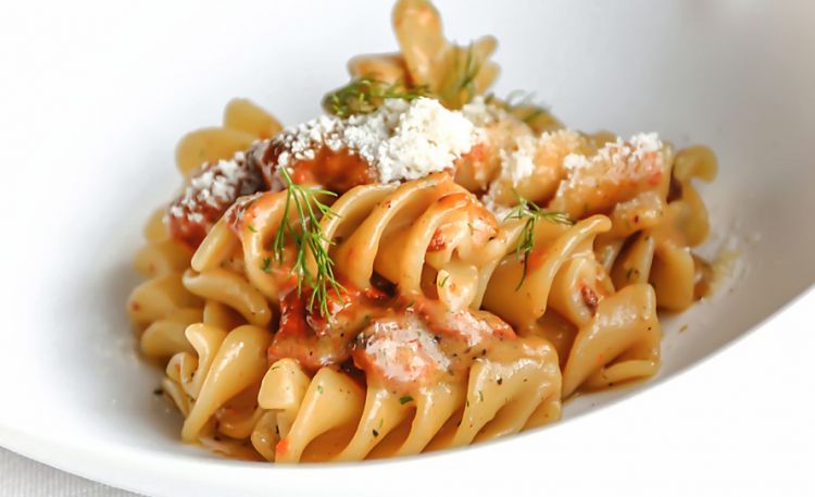 Eliche, cacio e pepe di Oliver Glowig (foto Davide Ricciardiello)