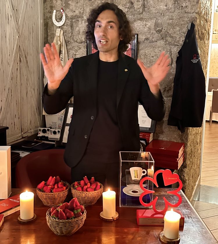 Emanuele Izzo, maestro d'accoglienza