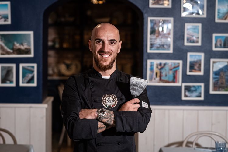 Il pizzaiolo albanese Endrit Rustemi, 34 anni, e l