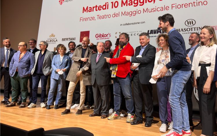 Enzo Vizzari sul palco del Teatro del Maggio M