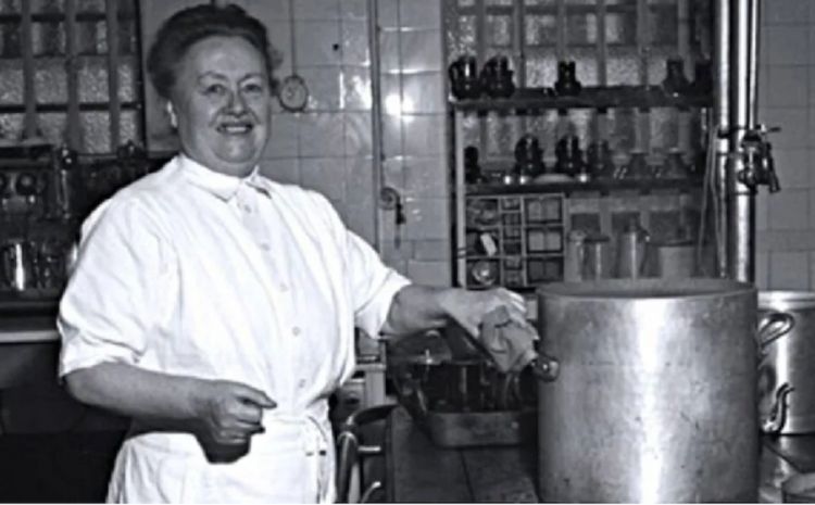 Eugénie Brazier, sublime cuoca di Lione, prima donna a conquistare le tre stelle, anche la prima a vantarne tre con due insegne contemporaneamente
