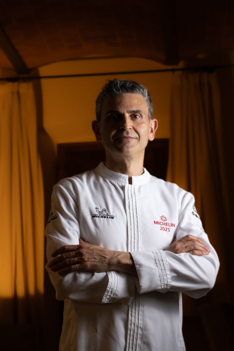 A guidare la cucina è l’executive chef Davide Canella con il sous chef Vittorio Petrillo, due le proposte: