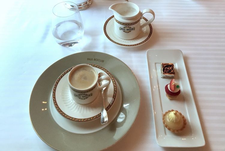 Caffè e petits fours
