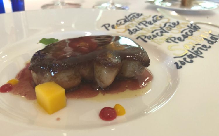 Scaloppa di foie gras d’oca in padella con frutto della passione e vino passito
