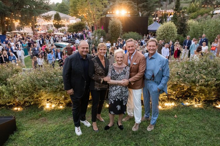 La famiglia Cerea durante la grande festa per i 60