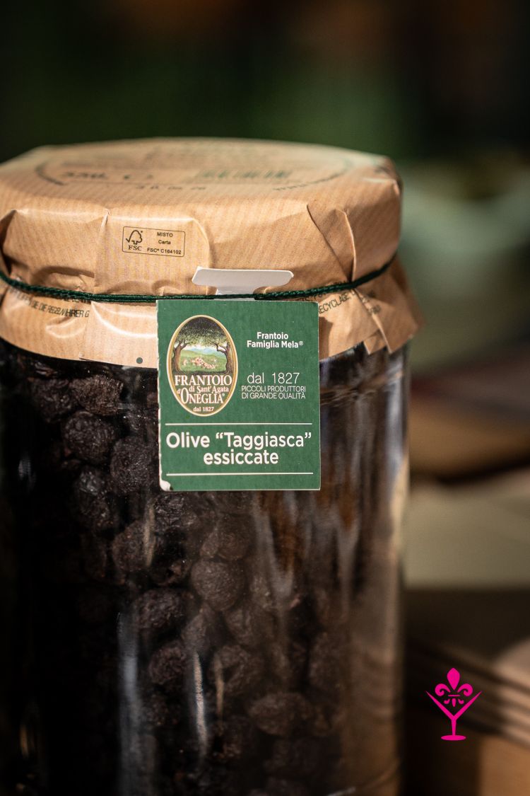 Le olive taggiasche essicate del Frantoio di Sant’Agata d’Oneglia
