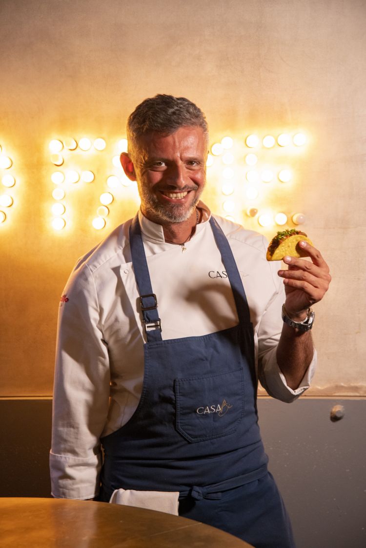 Federico Della Vecchia, chef di Casa Bì, è stato uno degli ospiti della serata di apertura con il suo Tacos croccante, peperone arrosto, pollo alla diavola