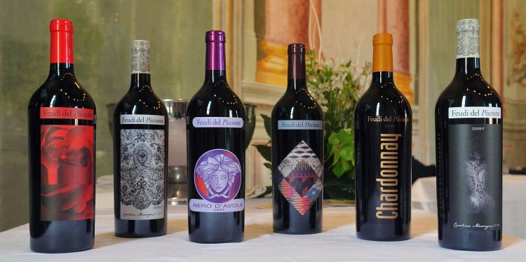I vini della linea Feudi del Pisciotto, con le etichette artistiche