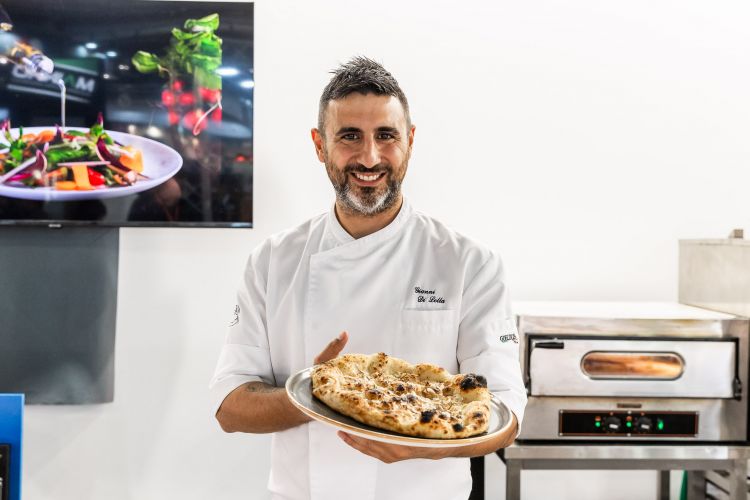 Gianni Di Lella, pizzaiolo e patron della pizzeria La Bufala, Maranello (Modena)
