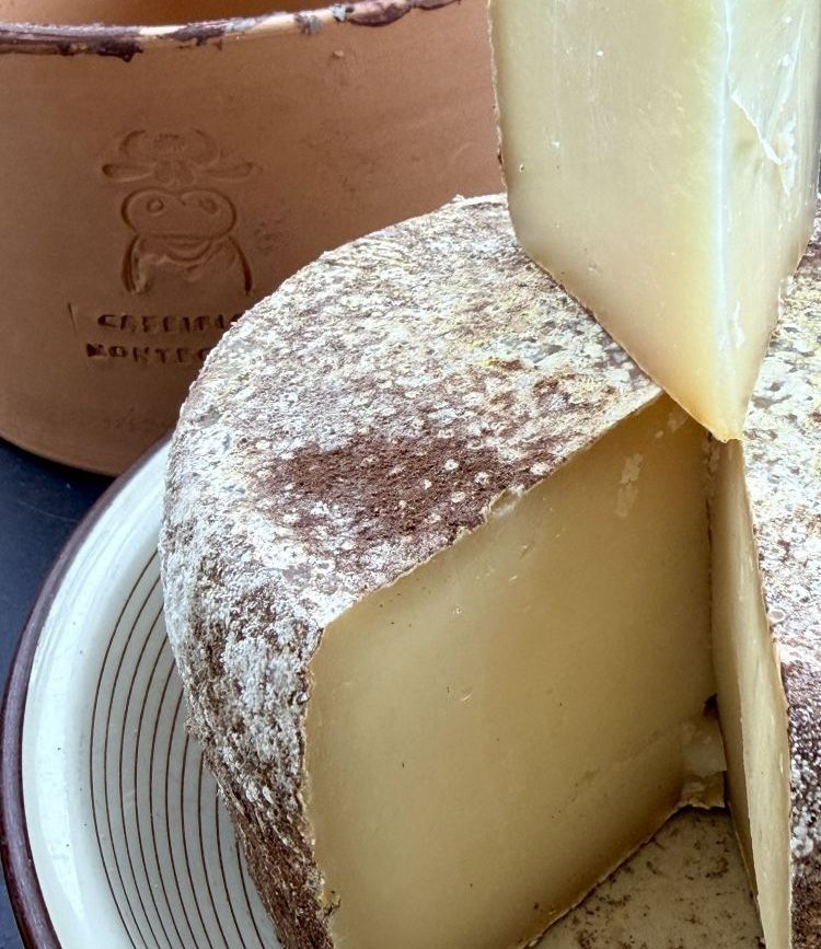 Filtro d'Amore, formaggio di latte vaccino, ovino e caprino