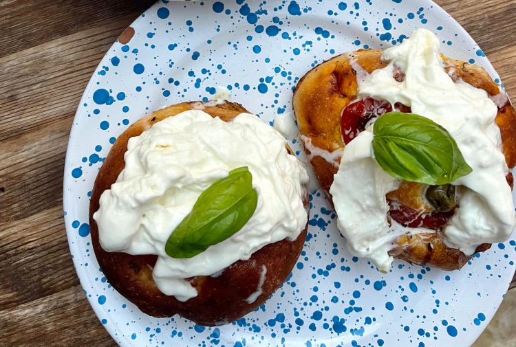 Focaccia barese e stracciatella
