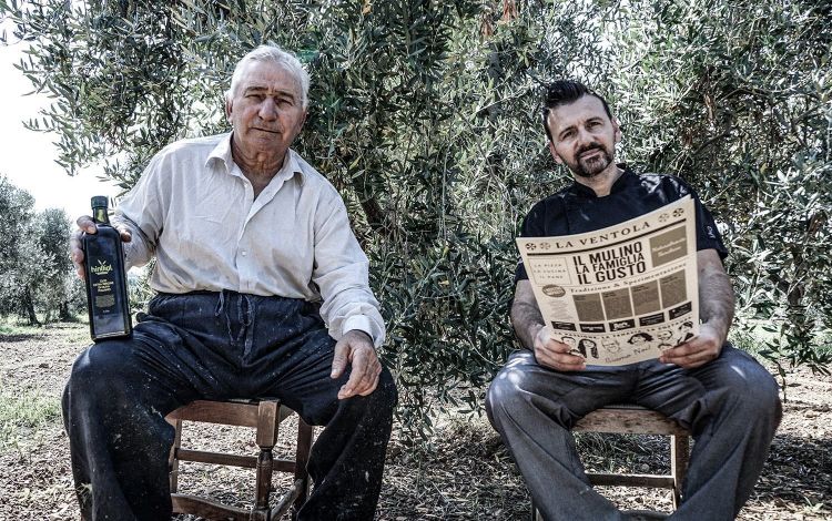 Con il padre Giovanni nell'uliveto