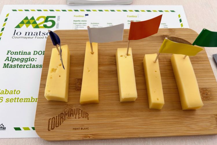 Una masterclass dedicata alla fontina DOP Alpeggio ne ha fatto conoscere sfumature ed aromi, accompagnati da un calice di Cave Mont Blanc

