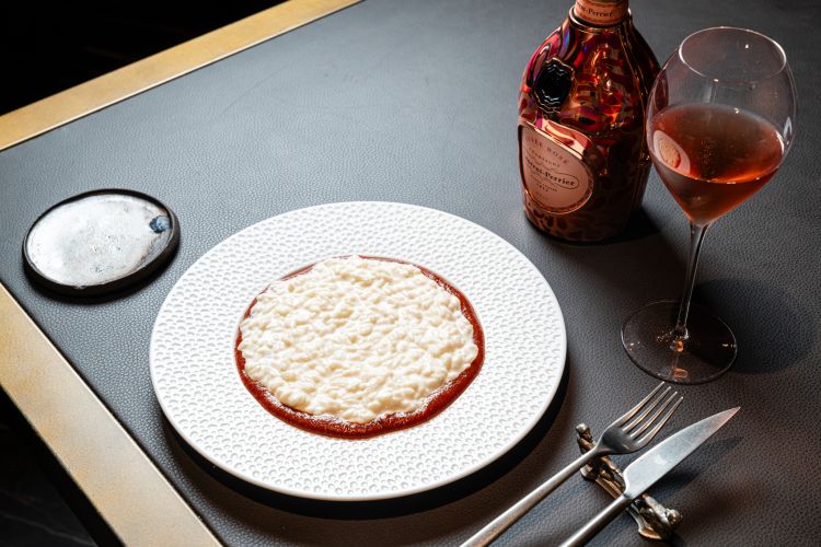 Risotto con ristretto di coda alla Vaccinara, 2022. Credits @Aromi