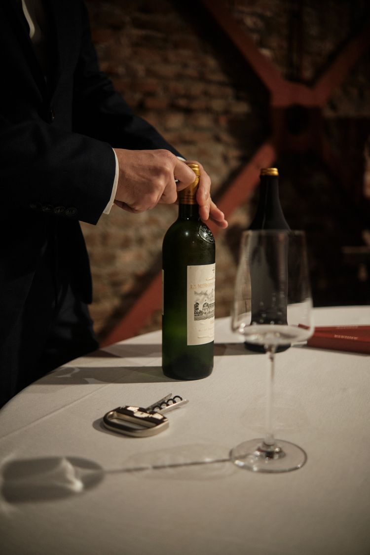 Nella collezione di Annata, lo Chateau La Mission Haut-Brion 2014
