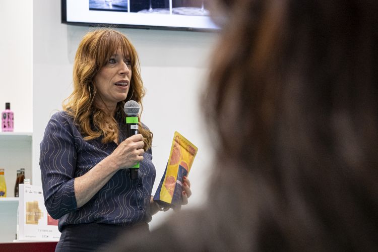 Stefania Zecchi, coffelier per 1895 by Lavazza, introduce i partecipanti alla single origin Inti