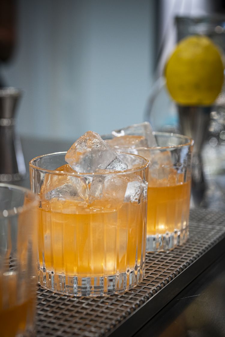 Il Peonia Gimlet, a base di vodka, limoncello e cordiale di frutta di stagione: un'idea di Alfonso Califano
