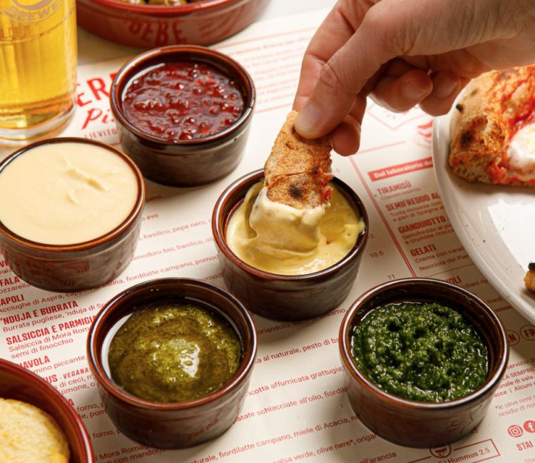 Che delizia le dip, le salse nelle quali intingere i cornicioni della pizza di Berberè