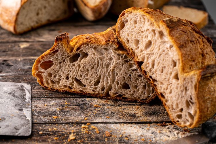 Il pane di Francesco Arnesano con il giusto equilibrio tra crosta e mollica - con oltre 15 referenze, ciascuno ha il suo lievito