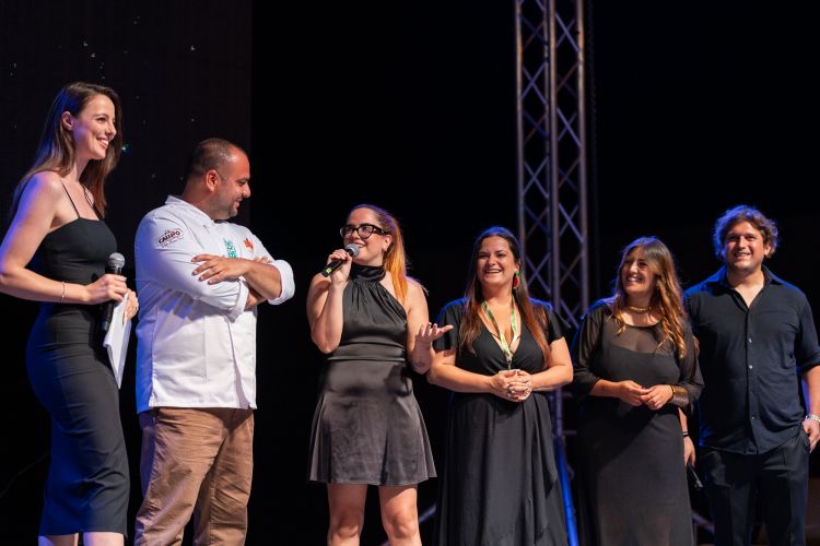 Con Francesca Russo, presentatrice dei talk del BOB, gli ideatori dell'evento: da sinistra, Roberto Davanzo, Anna Rotella, Silvia Rotella, Alessandra Molinaro e Rino Gemelli
