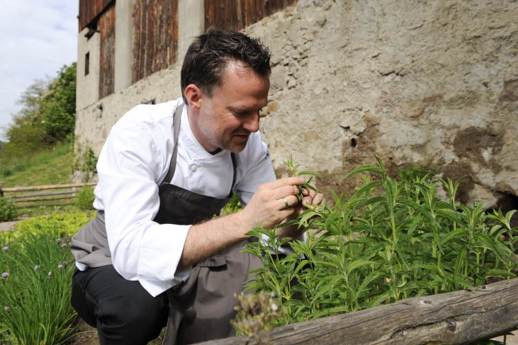 Lo chef Theodor Falser del ristorante Johannesstube
