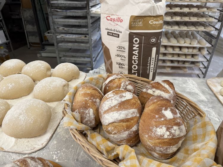 Luca Re ha presentato un pane Altograno con lievito madre preparato con Altograno pane
