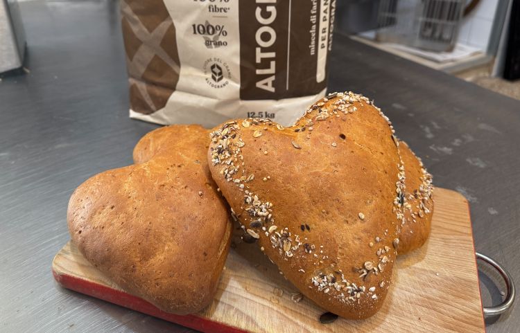 Gianluca Ometto de Il Forno di Via Pola ha presentato il Pancuore Altograno con Altograno pane
