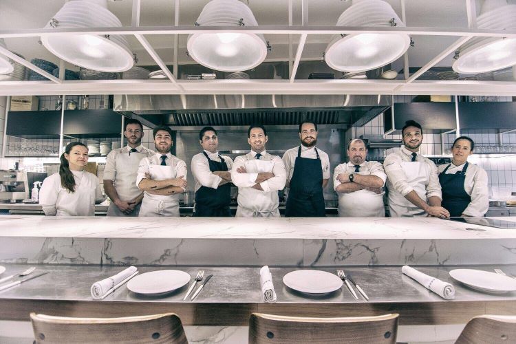 La brigata al completo di Cañabota, ristorante d