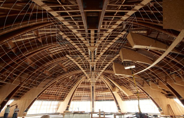 Costruzione del Carapace in legno lamellare - foto di A.Mulas