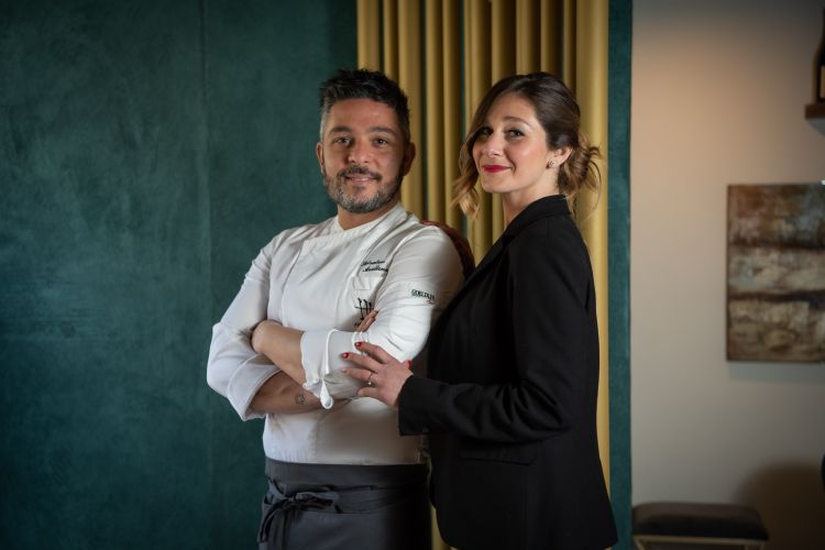 Salvatore Avallone, chef del ristorante Cetaria assieme alla sua compagna nel lavoro e nella vita, Federica Gatto, responsabile di sala e sommelier

