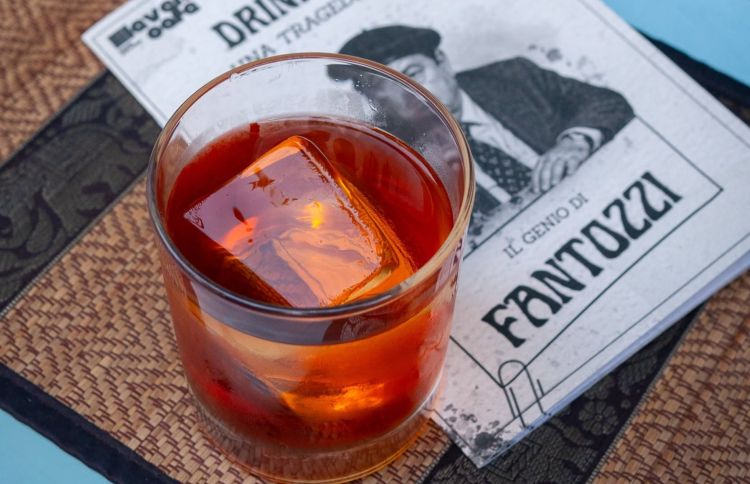 La drink list dell'Eleven Cafè di Pisa è ded
