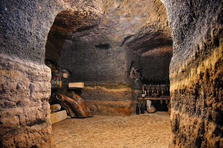 Uno scorcio della grotta, ventre del ristorante ConTatto a Frascati