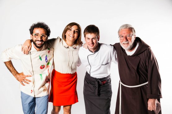 Foto di gruppo: da sinistra Franco Aliberti, Lisa Casali, Jean-Yann Fuchs e Padre Maurizio Annoni