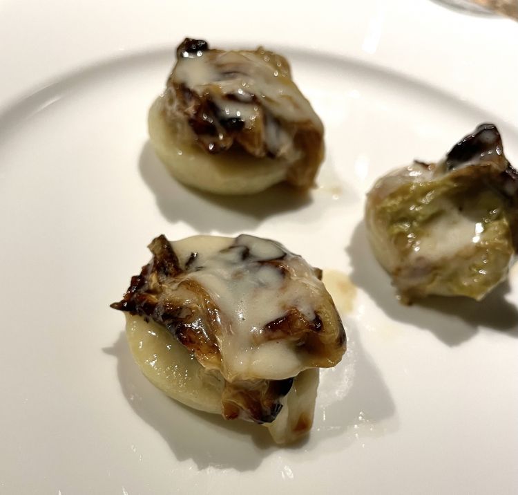 Bottone fondente, verza e salsa di acciughe di Cristian Torsiello