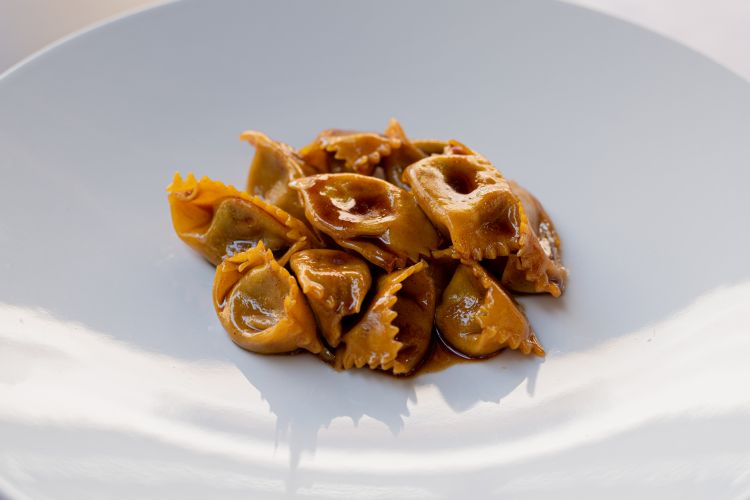 Ravioli del plin con sugo di arrosto
