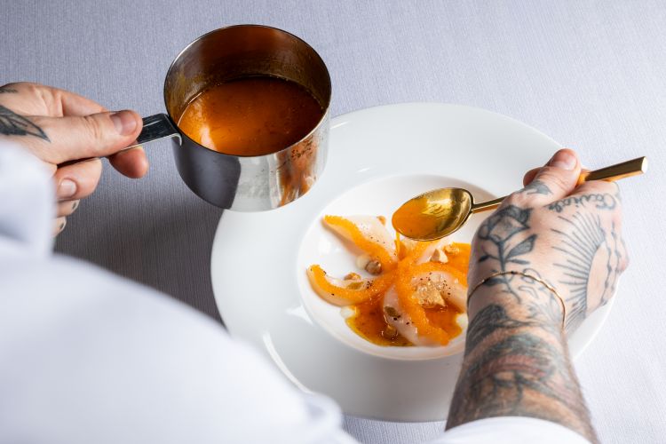 Capasanta, zucca fermentata mandorle e agrumi&nbsp;a cura di&nbsp;Andrea Selvaggini
