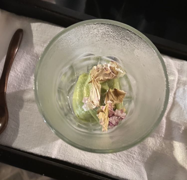 Gelato al crescione d'acqua e limone arrostito: potente, fresco