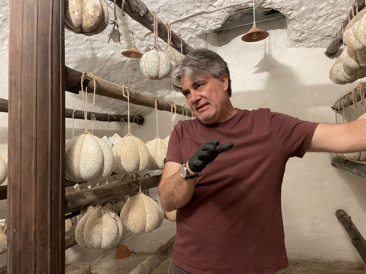 Peppe Iacoviello nel suo caveau