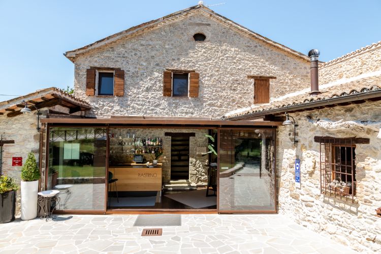 L'ingresso del ristorante Il Piastrino