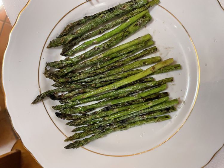 Asparagi selvatici alla brace