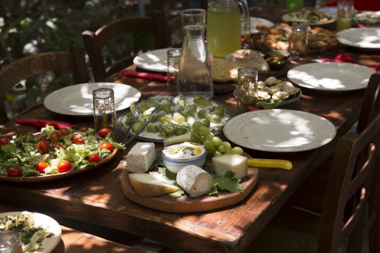 Ingredienti sani e genuini della cucina israeliana con tante opzioni vegan friendly
